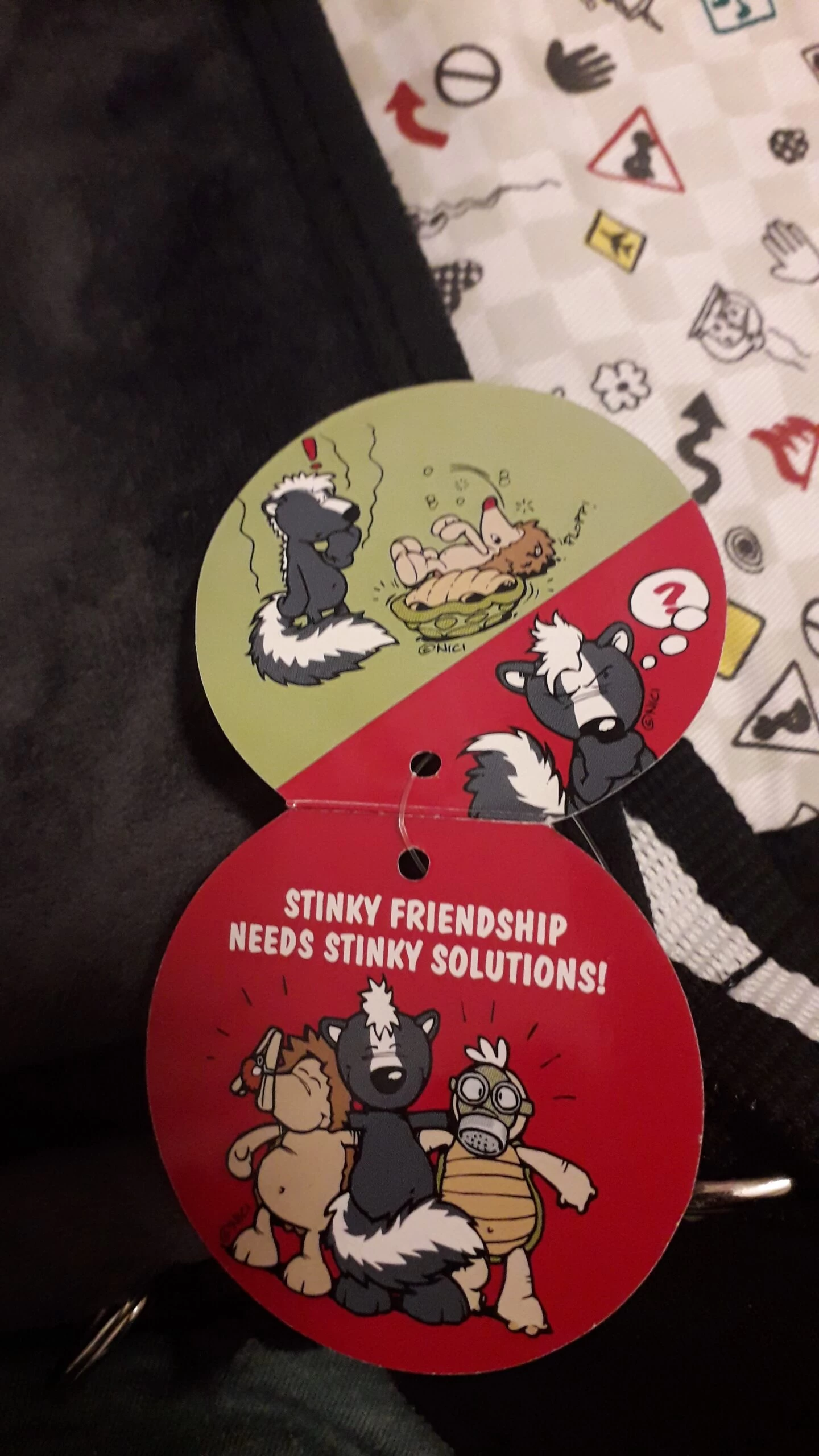 Nici 29938 Schultertasche Umhängetasche Stinktier 24x20cm 6 Nici 29938 Schultertasche Umhängetasche Stinktier 24x20cm – Bild 4