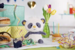 Nici 48417 Singing Panda Mit Sing- & Tanzfunktion Ca 20cm Plüsch Kuscheltier -Boutique-Laden für Plüschtiere 48417 11 Milieu 2048x1365