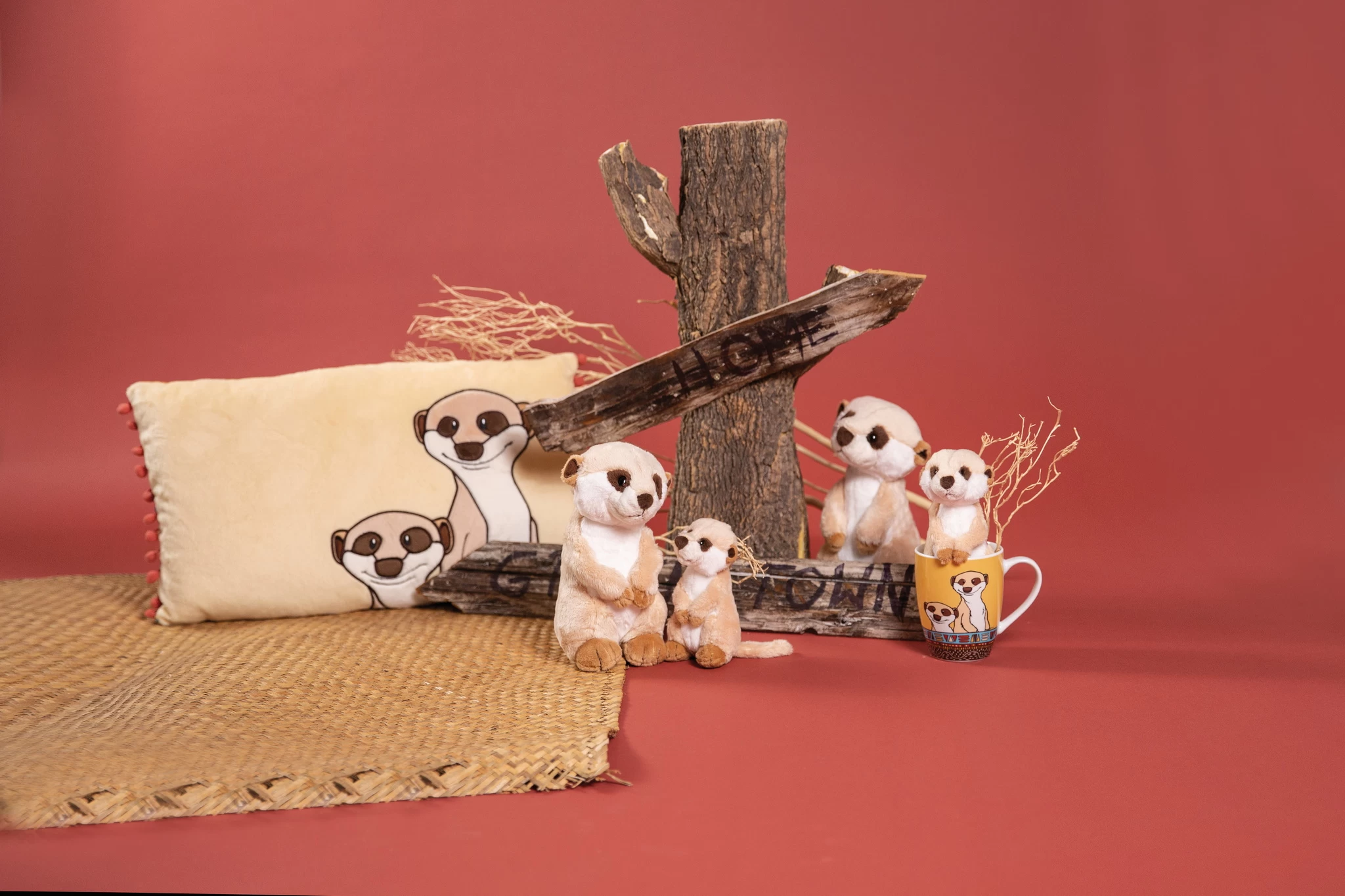 Nici 48747 Kissen Erdmännchen Meerkat Ethno Style 43x25cm Plüsch GREEN 5 Nici 48747 Kissen Erdmännchen Meerkat Ethno Style 43x25cm Plüsch GREEN – Bild 3